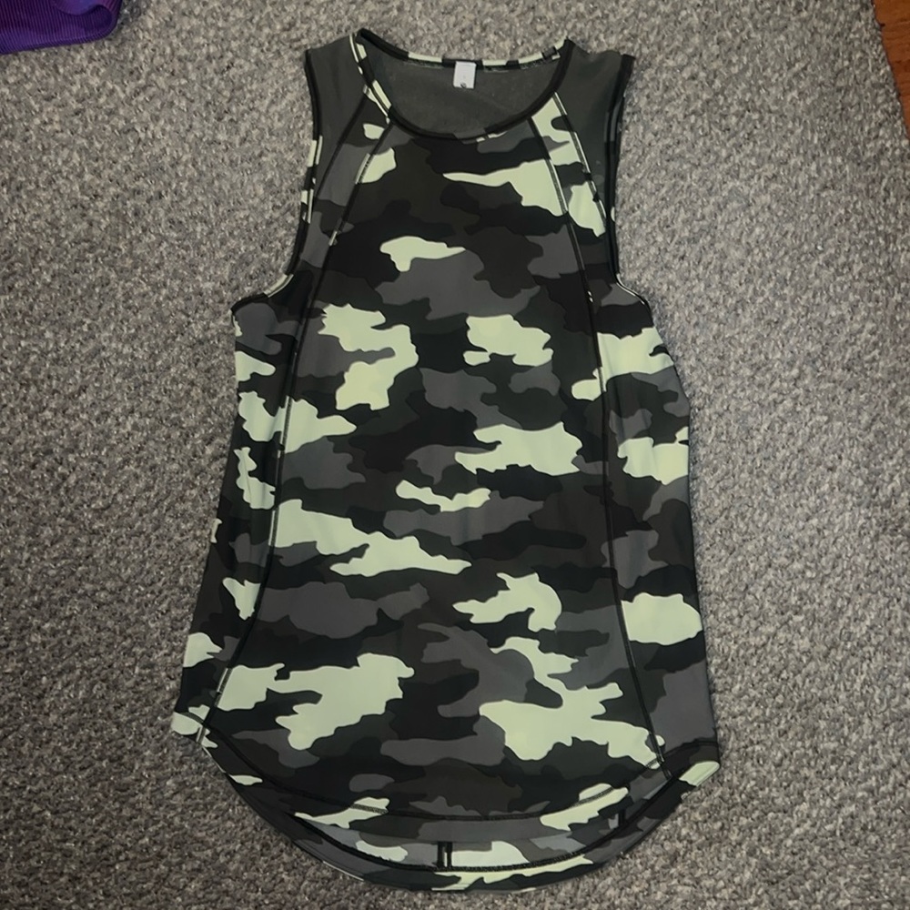 Lululemon sculpt tank top. 2